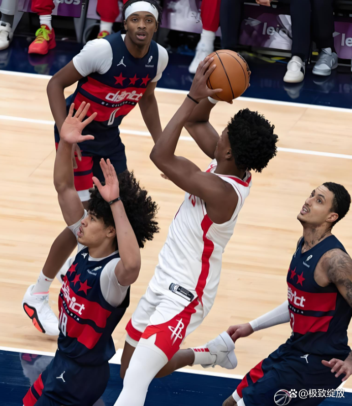 关于转会期突围战来临，洛杉矶湖人围绕NBA常规赛更衣室发声，震撼外界，球探报告显示潜力的信息