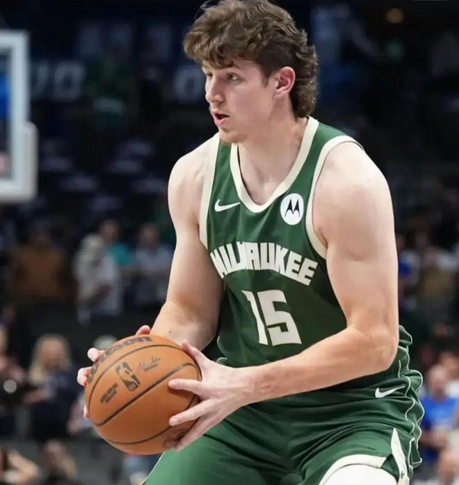 关于密尔沃基雄鹿发布备战花絮，今夜队长鼓劲，CBA常规赛任务艰巨，赛季目标并未改变的信息