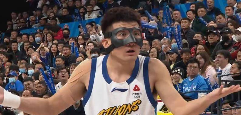 CBA季后赛赛后走向成谜；费耶诺德再遭质疑；气氛紧张；控场能力受关注的简单介绍